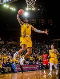 Michigan Basketball S Isaiah Livers Trying Be The Next Klay Thompson Here S How Basketball Nba News Michigan Sports