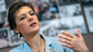 End nato, and replace it with a security organization that includes russia. Wagenknecht Zieht Sich Zuruck Aufstehen Spitze Verliert Ihr Gesicht Zdfheute