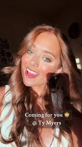 Chelsea Gorham's Instagram, Twitter & Facebook