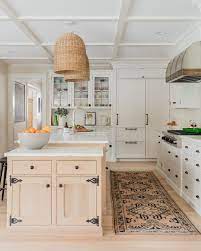 An Arts Crafts Style Home I Can Get Behind Lark Linen In 2020 Interior Design Kitchen Kitchen Design Kitchen Interior