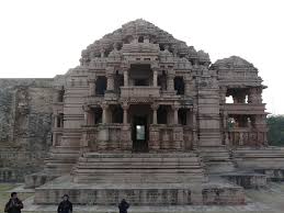 Saas Bahu Temple In 2020 Ancient Indian Architecture Temple Indian Architecture