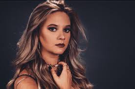 Brenna Bone (@BrennaBone)