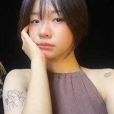 Đêm qua có vụ ae ruột ngoài hành lang chung cư hà nội !! Ai hóng thì xem  video dưới bình luận