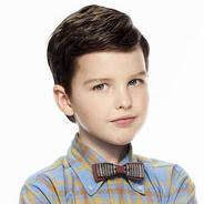 En 1992, frances conroy se lie d'amitié avec le dramaturge arthur miller, avec qui elle travaille sur scène et à l'écran. Young Sheldon S01e10 Dallas Grune Bohnen Und Eine Adlerfeder An Eagle Feather A String Bean And An Eskimo Fernsehserien De