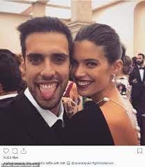 Em 1999, recebeu um doutoramento honoris causa pela universidade de aveiro 21 Sara Sampaio Looks Red Hot In Sexy Trench As She Heads To Vs Fitting With Her Goddaughter Daily Mail Online