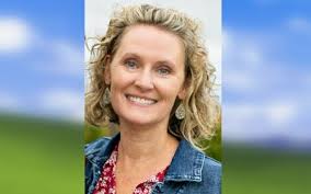 Jennifer Woodside's Instagram, Twitter & Facebook