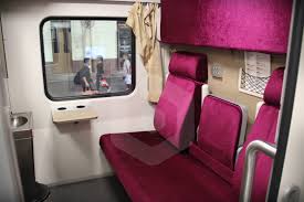 It is the most popular tourist city in southern thailand. Bangkok To Hat Yai By Special Express 31 Thaksinarath Train