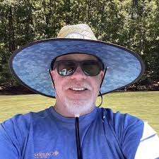 Can someone explain to me why a sauna doesn't just get overrun with mold  really fast? Like, it's basically petri dish conditions in there, no?