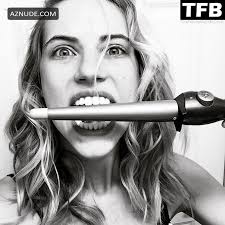 Wallis Currie-Wood Sexy Photos Collection - AZNude