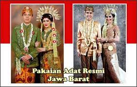 Di antara wilayah yang menggunakan jenis aksara ini adalah pulau jawa, makasar, sunda, melayu, sasak serta umum dipakai untuk penulisan jenis karya sastra yang menggunakan bahasa jawa. 5 Pakaian Adat Jawa Barat Terlengkap Beserta Penjelasannya