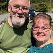 I'm a private landlord i have 1-5 bedrooms Apartments and Houses to rent in  a quiet and conducive neighborhoods I accept short and long term lease, no  credit check or background check