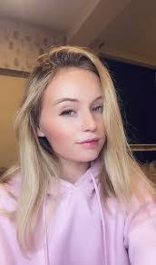 Brittney Easley's Instagram, Twitter & Facebook