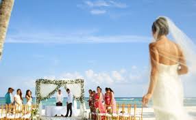 However, our study found the average cost of weddings in 2019. Congratulations For A Beach Wedding Quotes Your Average Cost Of An All Inclusive Wedding In Mexico 2020 2021 Dogtrainingobedienceschool Com