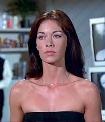 Joanna Cameron's Instagram, Twitter & Facebook