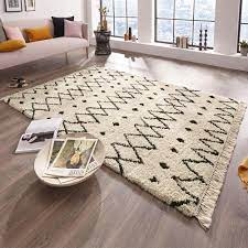 Wir behandeln für sie fachmännisch und erfolgreich auch besonders schwere florarbeiten und scheinbar aussichtslose schäden. Design Teppich Hochflor Calla Creme Braun Mit Fransen Teppich Boss
