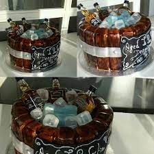 Passende artikel zu ihrer geburtstagstorte finden sie unter geburtstags kerzen satin tortenbänder zuckerrosen grußkarten. Torte Zum 30 Geburtstag Fur Einen Mann Torte 30 Geburtstag Fondant Torte Geburtstag Torte Fur Manner