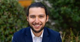 Julio Quiroz's Instagram, Twitter & Facebook