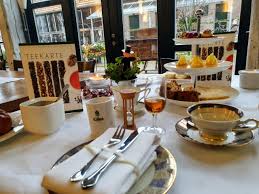 The time in the afternoon when…. Tea Time Im Lindenhof Niederrheinblond De