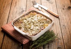 Preparare questa crema è semplicissimo, basterà avere delle accortezze per ottenere una crema liscia, senza grumi e subito pronta per creare i vostri dolci. Parmigiana Di Patate La Ricetta Classica E Quella Senza Latte