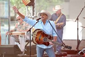 Alan Jackson Extends Keepin It Country Tour With 2016 Dates