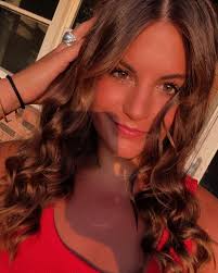 So I can kiss ya anytime I want…🖤🤍 Sydney Dillon