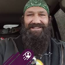 What are the current water levels and best spots for gold panning at  Quartzville creek in Oregon?