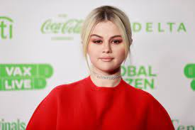 She was named after tejano singer selena, who died in 1995. Selena Gomez Has Already Said Goodbye To Blonde And Hello Again To Brunette Glamour