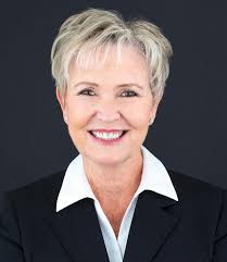 Suzanne Meadows's Instagram, Twitter & Facebook