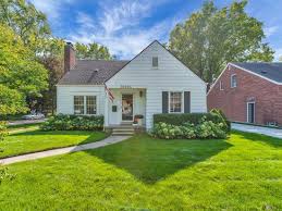 10005 Kingston Ave Huntington Woods Mi 48070 Zillow Sold Fall 2019 370 000 1500 Sq Ft Lots Of Updates 1 Car Garage In 2020 Huntington Woods Huntington Zillow