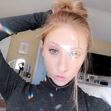 Stream Bella Moss music