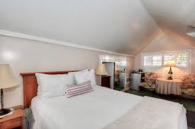 Since 1927, the carmel green lantern in has offered cozily furnished rooms for visitors. Accommodations Amenities Carmel By The Sea Ca Carmel Green Lantern Inn