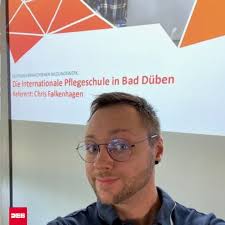 Hier ein paar Eindrücke vom vergangenen Wochenende. 📸 Gute Stimmung  herrschte am Samstag beim Messestand des DEB Bad Düben in Delitzsch. 🎉  Neben einem spannenden Fachvortrag von Schulleiter Chris Falkenhagen  informierte das