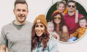 Teen mom 2's chelsea houska shares heartwarming video of daughter aubree holding. Chelsea Houska Gives A Rare Update On Her Life After Leaving Teen Mom To Give Her Kids More Privacy Daily Mail Online