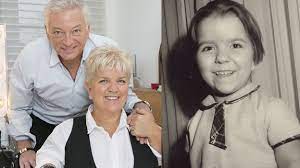 Devant plusieurs centaines de personnes, l'humoriste stéphane guillon s'est montré avec la comédienne mimie mathy d'une cruauté aussi ignoble que gratuite… L Album Photo D Enfance De Mimie Mathy