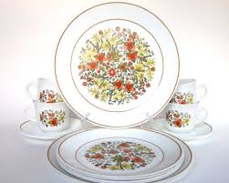 16 Pc Vintage Corelle Indian Summer Dinnerware Set Etsy Corelle Dinnerware Set Indian Summer