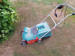 Die Durre Hat Meinem Rasen Ganz Schon Zugesetzt Selbst Sprengen Mit Brunnenwasser Konnte Hier Nicht Mehr Helfen Also Werde Ich Vertikutieren Rasen Verbrannt