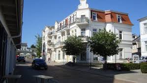 Genießen sie mit allen sinnen die schönste zeit des jahres in unserer romantischen bädervilla im ostseebad ahlbeck auf der sonneninsel usedom. Ferienwohnungen Seestrasse Mit Seeblick 2 Zimmer Ferienwohnung Ahlbeck Mit Seeblick I Ahlbeck Usedom Ostsee Reisen De