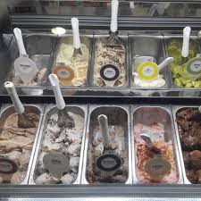 Bvgil gelato merupakan salah satu kedai gelato yang sudah sangat terkenal, bahkan membuka beberapa outlet di luar kota seperti surabaya, sidoarjo, dan jember. Bvgil Gelato Friends Toko Es Krim