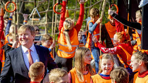 Cassiopeia the queen and venus a story about space. Ruim Een Eeuw Sport En De Oranjes Willem Alexander Spant De Kroon Nos