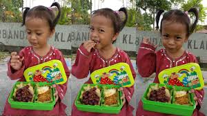 Pilih makanan yang bersih dan selamat. 8 Langkah Mudah Memikat Anak Makan Secara Sihat Irrayyan Com