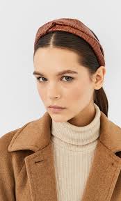 Tejido suave, preferentemente para el invierno. Nueve Diademas Scrunchies Y Panuelos De Stradivarius Rebajados Por Menos De Cinco Euros Para Dar Un Toque De Estilo A Nuestro Pelo