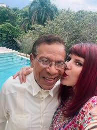 Alih Jey recuerda a su padre Aníbal de Peña: "Lo que más feliz me hace es  que llevabas en tu cartera una foto mía"