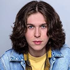 Amina Holmes's Instagram, Twitter & Facebook