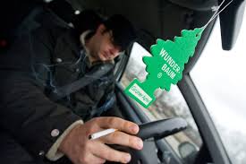 Wir geben ihnen hilfreiche tipps zur innenreinigung der frontscheibe. Hausmittel So Werden Autos Von Innen Sauber Express De