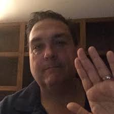 Bernie Miklasz على X: "I took this rare selfie, moments after filing final  column for the Post-Dispatch. Yeah, I cried like a baby.  http://t.co/VuJedeG91Z"