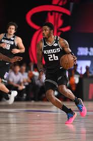 Jun 07, 2021 · oubre can walk for nothing, starting shooting guard kent bazemore is an unrestricted free agent and the contracts of damion lee and mychal mulder are not guaranteed. Kent Bazemore By Garrett Ellwood