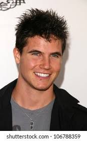Robbie Amell: Over 131 Royalty-Free Licensable Stock Photos