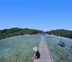 Batu tersebut lebih putih dari salju. Mongabay Travel Lemukutan Pulau Indah Dalam Balutan Sejarah Mongabay Co Id