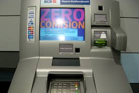 Unul din motivele principale pentru care unii pariori nu fac trecerea catre pariurile online este acela ca considera ca este destul de anevoios sa depuna si sa retraga bani de la casele de pariuri. Bancherul Banci Stirea Zilei O Noua Schimbare Majora Pe Piata Bancara In Baza Unei Directive Europene Anpc Propune Eliminarea Comisioanelor Pentru Conturi Retrageri De Numerar La Atm Plati Si