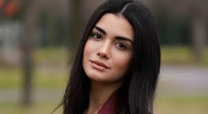 She is best known for the movies and tv series some of her famous works are yemin (2019), adini sen koy (2016), and sol yanim (2020). New Route Of Ozge Yagiz In The New Season
